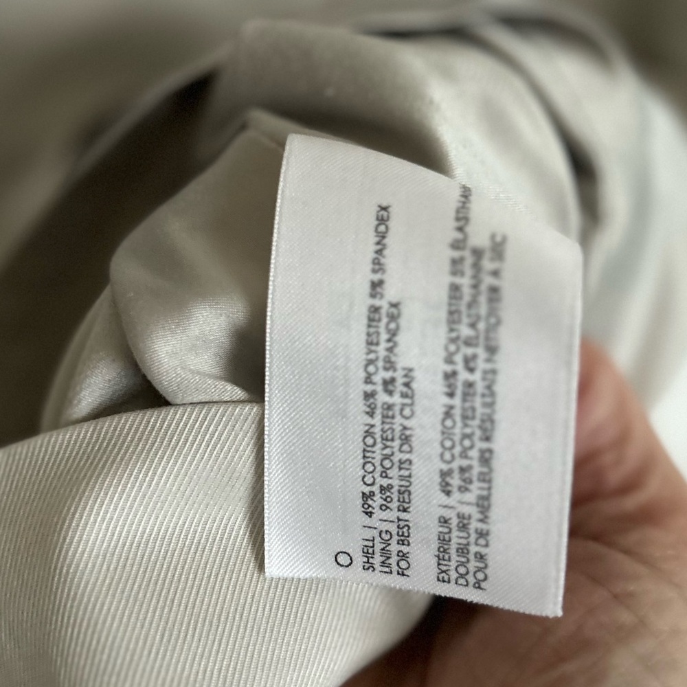 ❤️ 3/$15❤️
Club Monaco Pencil skirt - Picture 6 of 7